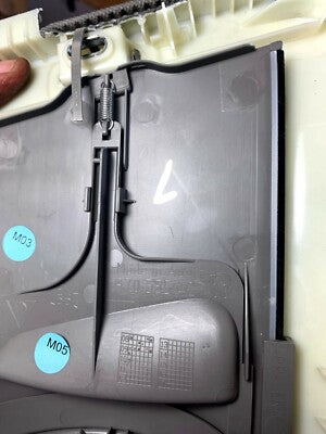 Porsche Panamera 970 Verkleidung B-Säule Abdeckung Gurt links 97055542700 – Produktansicht 3