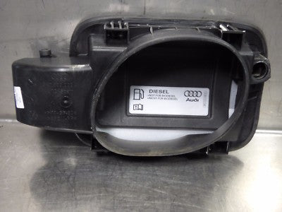 Audi A4 S4 8K Tankdeckel LX7W Silber gebraucht - Eissilber gebraucht - 8K0809999A gebraucht - Original – Produktansicht 2