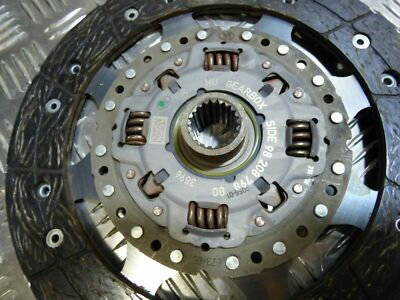 Peugeot Citroen 1.6 HDi Kupplung Satz Schwungrad ZweiMassenSchwungrad 9818024380 – Produktansicht 3