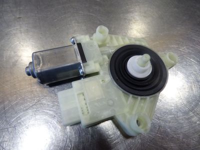 VW Golf 7 VII Kombi hinten rechts 5Q4959812D ORIGINAL gebraucht - Fensterhebermotor – Produktansicht 2