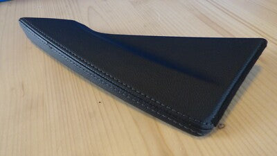 Alfa Romeo Stelvio Q4 2021 Mittelkonsole Links Schwarz-Stitched Leder Abdeckung – Produktansicht 2