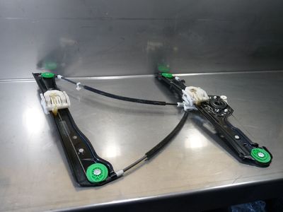 BMW 1er 116i E87 Fensterheber ohne motor vorne rechts 7067796S / 7 0677 96 S – Produktansicht 1
