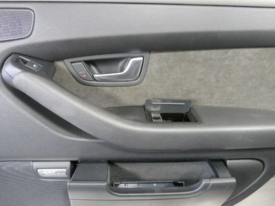 Audi A8 3.0 TDI Türverkleidung HR mit Steuergerät Türlicht u. H.tön. 4E0868066 – Produktansicht 4