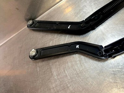 Porsche Panamera 970 Wiper Arm Set for RHD 97062803000 ORIGINAL gebraucht - 97062802801 – Produktansicht 2