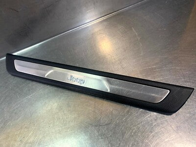 Orig. Jeep Grand Cherokee IV WK2 Einstiegsleiste vorne links 1NC80DX9AB – Produktansicht 1