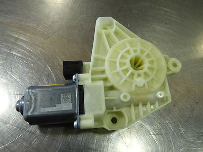 VW Passat 3G B8 Golf 7 Fensterhebermotor Motor hinten rechts 5Q4959802C – Produktansicht 1