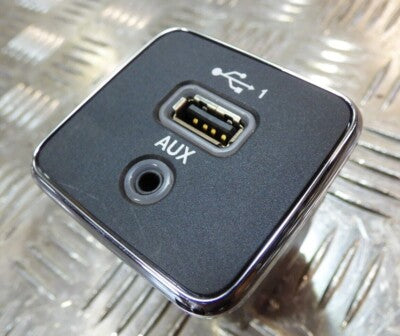 JEEP COMPASS II 2021 USB ORIGINAL gebraucht - AUX 5XG28DX9AD 35166724-0A ORIGINAL gebraucht - 53249959 – Produktansicht 1