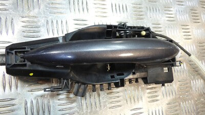 Alfa Romeo Stelvio Facelift Original Türgriff hinten links 50545351 grau – Produktansicht 2