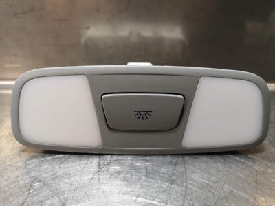 Audi Q2 A3 8V Leseleuchte hinten 8V0947111 8V0 947 111 ORIGINAL gebraucht - Innenleuchte – Produktansicht 1