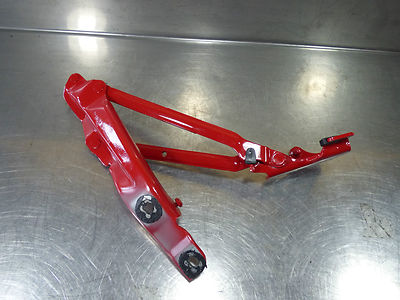 Original VW Beetle 5C 2016 Heckklappenscharnier Rechts 5C3827301D Tornadorot Rot – Produktansicht 1