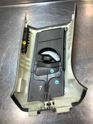 Porsche Panamera 970 Verkleidung B-Säule Abdeckung Gurt links 97055542700 – Produktansicht 2