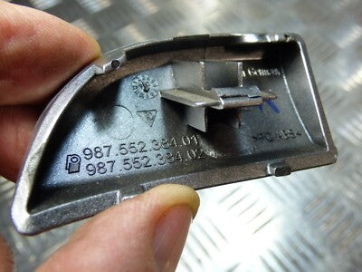Porsche Boxster Cayman 987 DASH MOULD IN SILVER 987.552.384.01 ORIGINAL gebraucht - 987.552.384.02 – Produktansicht 3
