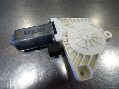 VW Golf 7 VII vorne links 5Q4959801B ORIGINAL gebraucht - Fensterhebermotor – Produktansicht 1