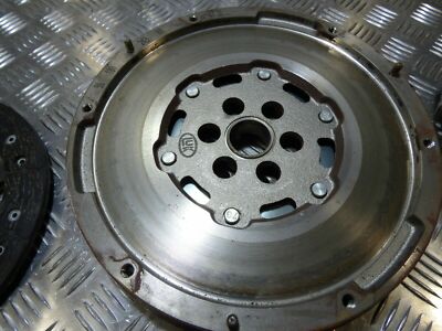 Peugeot Citroen 1.6 HDi Kupplung Satz Schwungrad ZweiMassenSchwungrad 9818024380 – Produktansicht 4