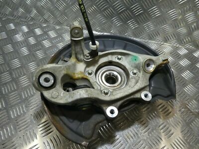 Original Mercedes W204 C Klasse Achsschenkel hinten Rechts mit handbremse – Produktansicht 2