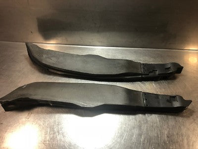 AUDI Q2 Orig. Dämpfung für vorne L + R Kotflügel 81A864235 ORIGINAL gebraucht - 81A864236 – Produktansicht 2