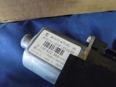 Peugeot 308 S Bj:2011 Fensterheber Motor vorne rechts 0130822369 / 0 130 822 369 – Produktansicht 3