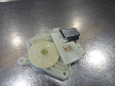 VW Golf 7 VII hinten rechts 5Q4959812D ORIGINAL gebraucht - Fensterhebermotor – Produktansicht 1