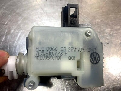 Porsche Panamera 970 4S GTS TURBO Stellmotor Tankdeckel 7L5810773A 1M0959781 – Produktansicht 3