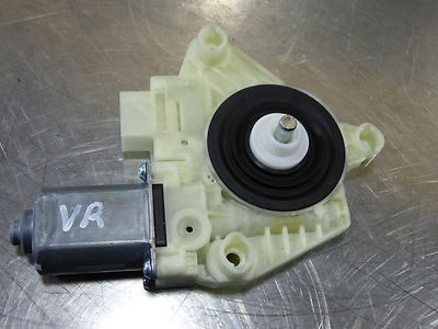 Mercedes C Klasse W205 S205 Fensterhebermotor V.R A2059060113 Front Window Motor – Produktansicht 1