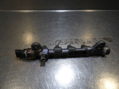 Opel Insignia 2.0 CDTI Verteilerrohr Einspritzleiste ORIGINAL gebraucht - 55576177 – Produktansicht 2