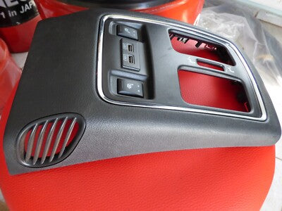 Jeep Grand Cherokee WK2 Mittel verkleidung hinten mit USB Media Hub ORIGINAL gebraucht - 68145567AA – Produktansicht 3