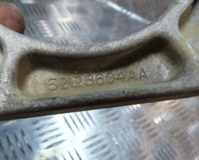 Jeep Cherokee KL 2.0 CRD LMY51 Motor Halter Halterung Motorhalter ORIGINAL gebraucht - 52123604AA – Produktansicht 3