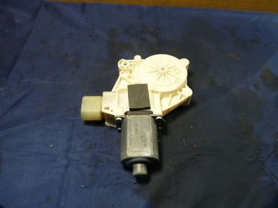 Ford Mondeo MK4 Ghia Bj.:2008 Fensterhebermotor hinten rechts 6M2114A389B – Produktansicht 2