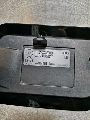 AUDI Q2 1.4 TFSI Orig Tankdeckel 81A809906 LY9T ORIGINAL gebraucht - Tankklappe – Produktansicht 6