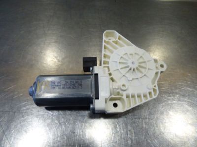 VW Golf 7 VII vorne rechts 5Q4959802B ORIGINAL gebraucht - Fensterhebermotor – Produktansicht 1