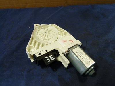 AUDI A6 4F 2.7 TDI V6 Bj.2006 Vorne Rechts 4F0959802D ORIGINAL gebraucht - Fensterhebermotor – Produktansicht 2