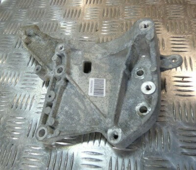 Jeep Renegade Limited 1.6 D MultiJet Klimakompressor Halterung Halter 55254254 – Produktansicht 1