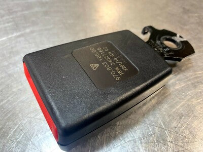 Porsche Panamera 970 Untergurt Gurtschloss hinten rechts 97080318600 – Produktansicht 2