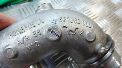 Jeep Grand Cherokee WK2 3.0 CRD Ladeluft Rohr Winkelstückrohr 821033-0001 – Produktansicht 2