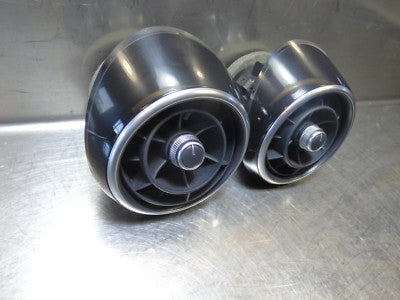 Audi A1 8X 1 stück Original Luftdüse Luftdusche Luftausströmer MITTE 8X2820951 – Produktansicht 2