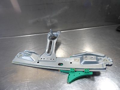 Opel Astra J 1.7 CDTi Fensterheber hinten links mechanisch 13260131 – Produktansicht 1