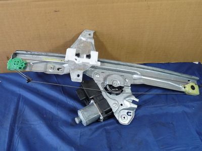 Peugeot 308 S Bj:2011 Fensterheber Motor vorne rechts 0130822369 / 0 130 822 369 – Produktansicht 2