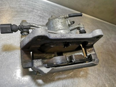 AUDI Q2 Orig. Bremssättel Vorne Rechts TRW 5714B 6799/F ! 1150 km ORIGINAL gebraucht - NEUWERTIG – Produktansicht 2