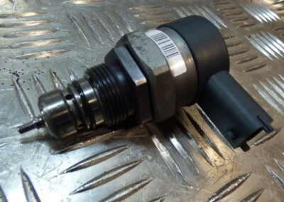 Alfa Romeo Stelvio Q4 2.2 JTD Common Rail Druckregelventil BOSCH NEU ORIGINAL gebraucht - 0281006198 – Produktansicht 2