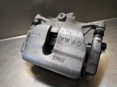 AUDI Q2 Orig. Bremssättel Vorne Rechts TRW 5714B 6799/F ! 1150 km ORIGINAL gebraucht - NEUWERTIG – Produktansicht 1