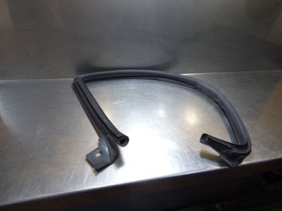 VW Passat CC 1.8 TSI, hinten rechts 3C8854546 / 3C8 854 546 ORIGINAL gebraucht - Fensterdichtung – Produktansicht 1