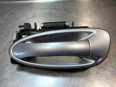 Porsche Panamera 970 Original Türgriff vorne links silber RHD gebraucht - 97053706301 – Produktansicht 1