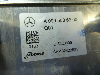 Mercedes W213 W205 200 220 CDI 654.920 2018 Ölkühler A0995006300 – Produktansicht 3