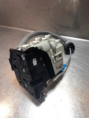 AUDI A3 S3 RS3 8V 2013-19 A1 2010-17 LEFT DOOR LOCK CATCH 8X2837015B ORIGINAL gebraucht - MECHANISM – Produktansicht 1