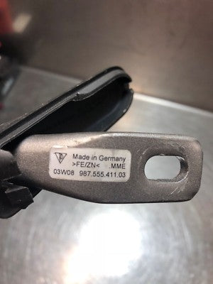 Porsche Cayman 987 Gepäck Sicherungsbügel inkl. Abdeckkappen ORIGINAL gebraucht - 98755541103 – Produktansicht 3