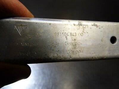 Porsche 981 Kühler Rohrleitung Unterstützung Querstrebe 98150484300 – Produktansicht 2
