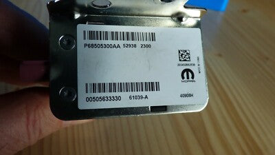 Alfa Romeo Stelvio Q4 2021 Antenne modul 00505633330 MOPAR 40908H ORIGINAL gebraucht - P68505300AA – Produktansicht 2