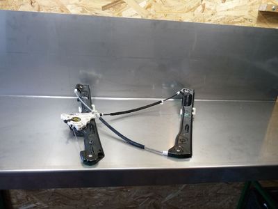 BMW 1er E87 Fensterheber vorne rechts 7067796S / 7 0677 96 S – Produktansicht 1