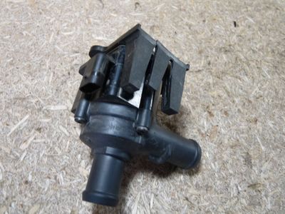 Audi A4 S4 8K A5 S5 Wasserpumpe Zusatzkühlmittelpumpe 06H121601 / 06H 121 601 – Produktansicht 2