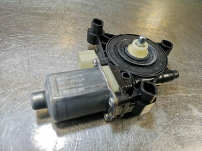 Audi Q2 2018 Fensterhebermotor vorne links 5Q0959801B RHD Front Right gebraucht - Original – Produktansicht 2